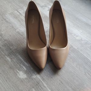 Michael kors pumps